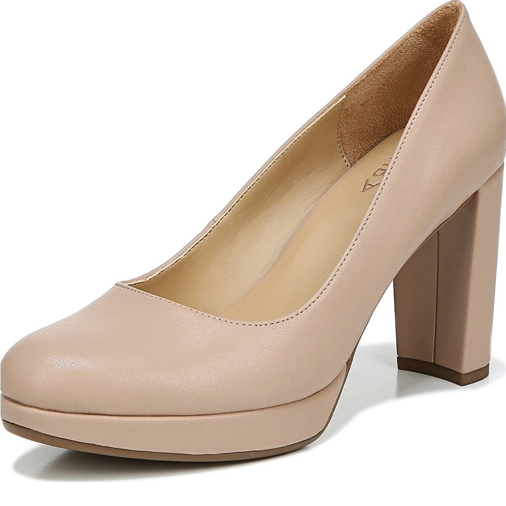 Naturalizer Berlin 8 M nude block heel pump.